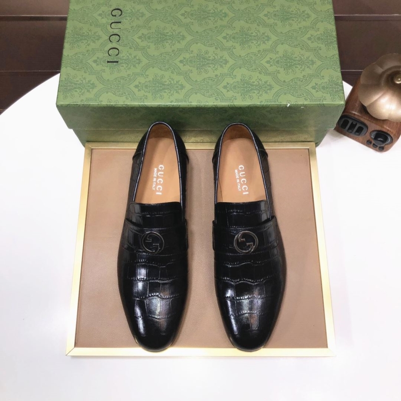 G*u*i leather shoes